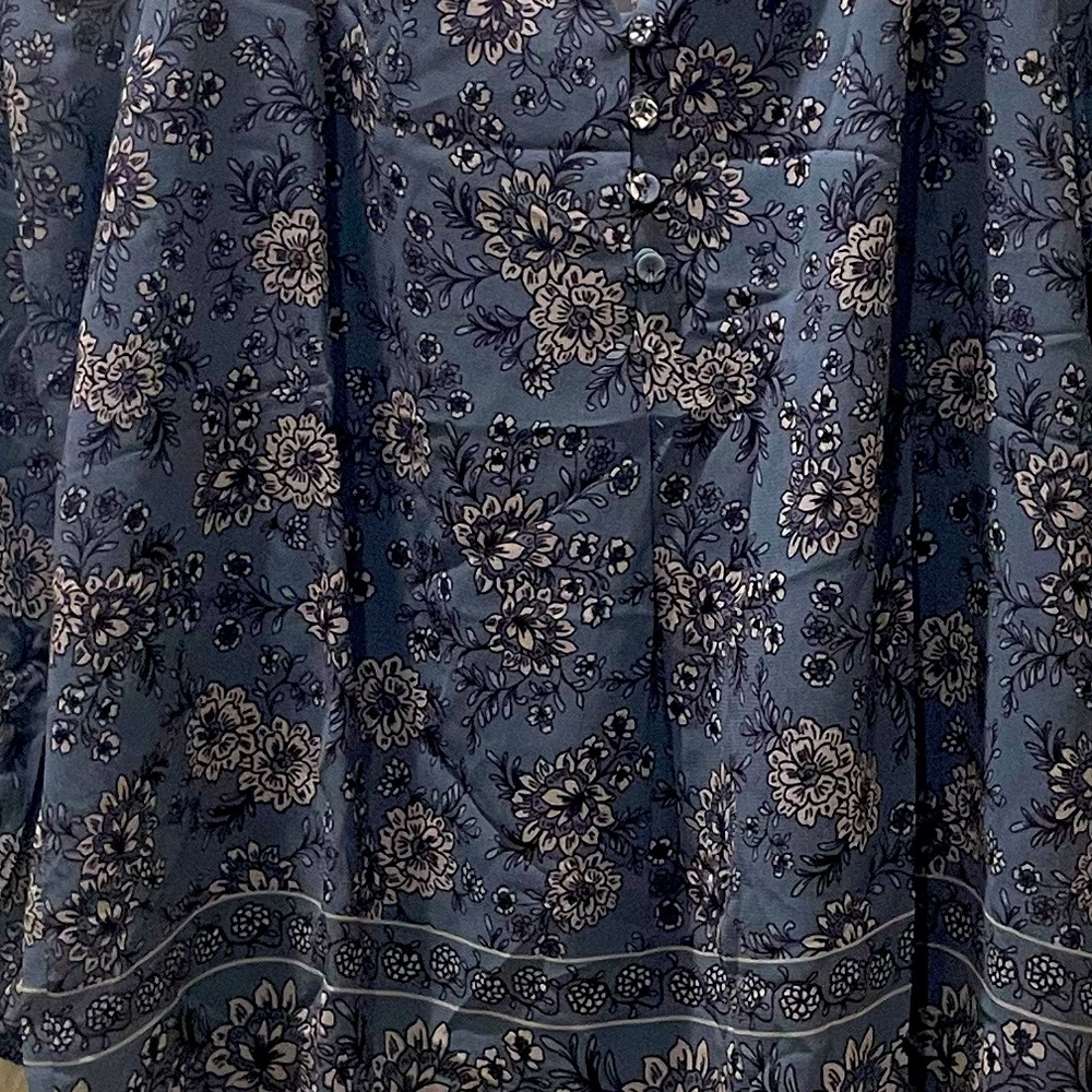 NEW…Daniel Rainn Lanea Split Neck Button Blouse - Picture 5 of 5
